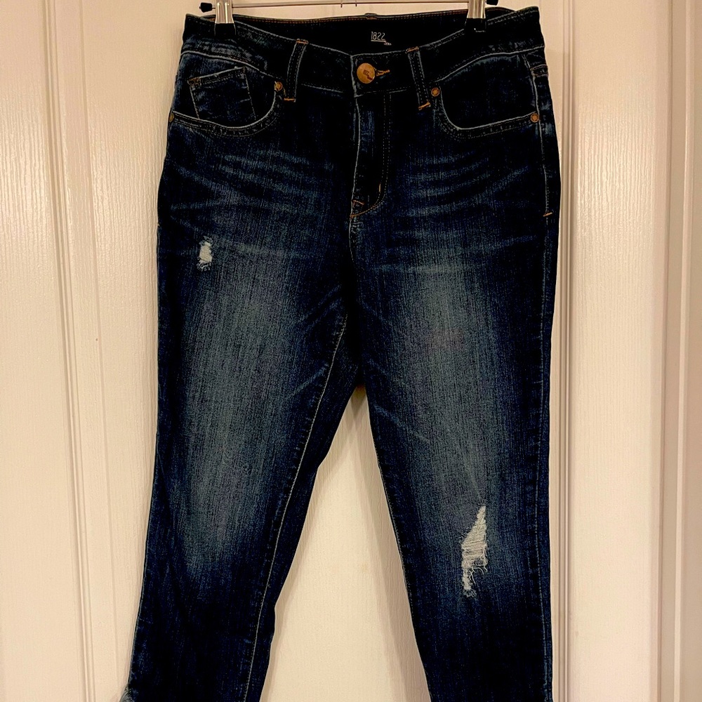 1822 Denim brand ankle jeans with cute fringed cuff details.  Size 8.